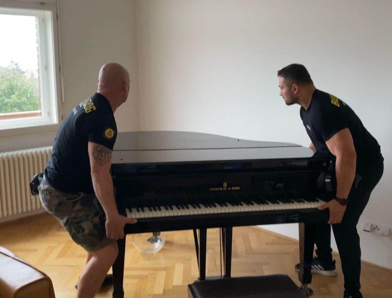 Stěhování pian a klavírů